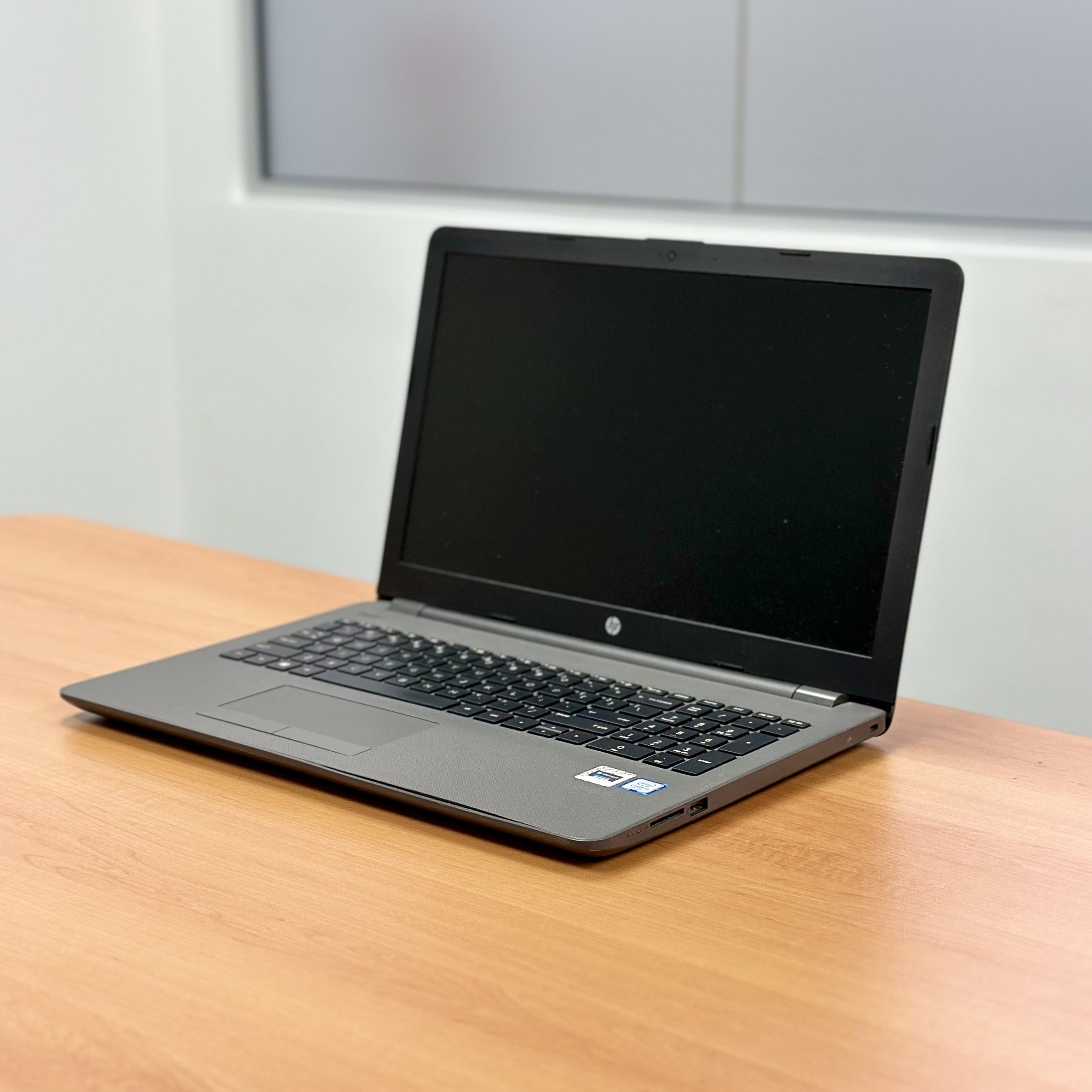 Refurbished PREMIUM Laptop with 1 year TADWA Support Agreement - Image 2